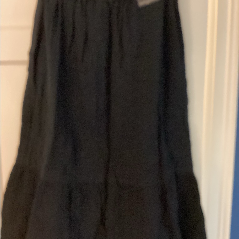 Banana Republic black textured cotton skirt, size M, new with tags.